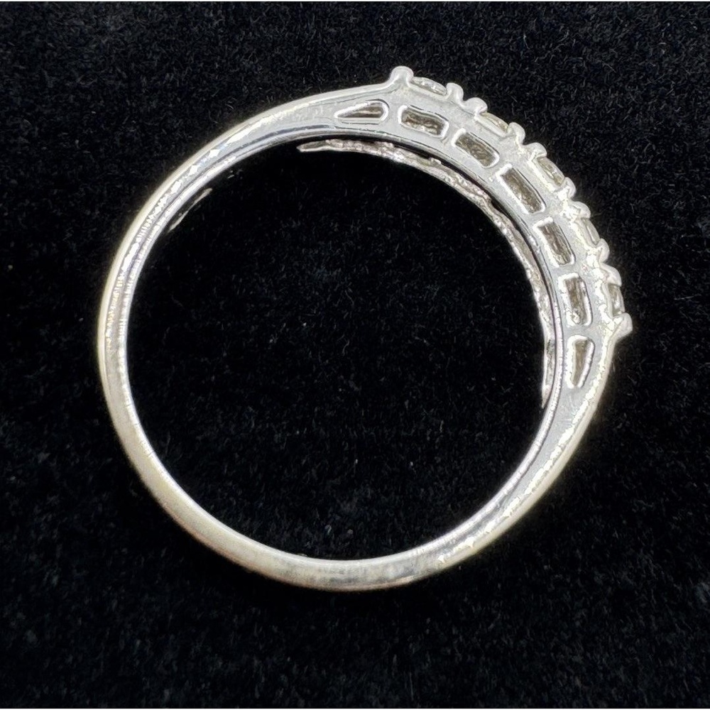 Avon Cubic‎ Zirconia Five Stone Band Engagement Promise Ring Size 11 - Picture 2 of 8